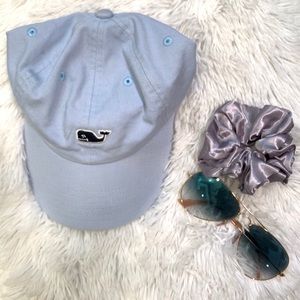 Light blue vineyard vines hat